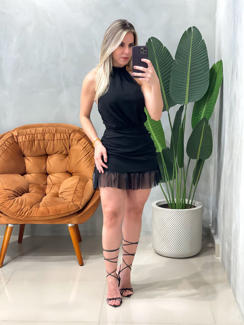 Vestido Curto em Tule Frente Única Plissado com Babado Erica Ref. 1802